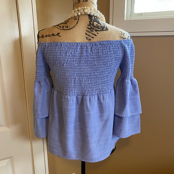 HONEY PUNCH SMOCKED OFF-THE-SHOULDER BELL SLEEVE TOP IN BLUE Size:Small - Picture 7 of 8